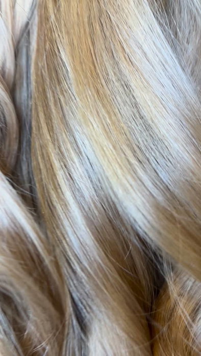 vanille blonde🍦🍨🤍 #coiffurenauer #2Lehrjahr #dialight #highlights #wowwowwow 